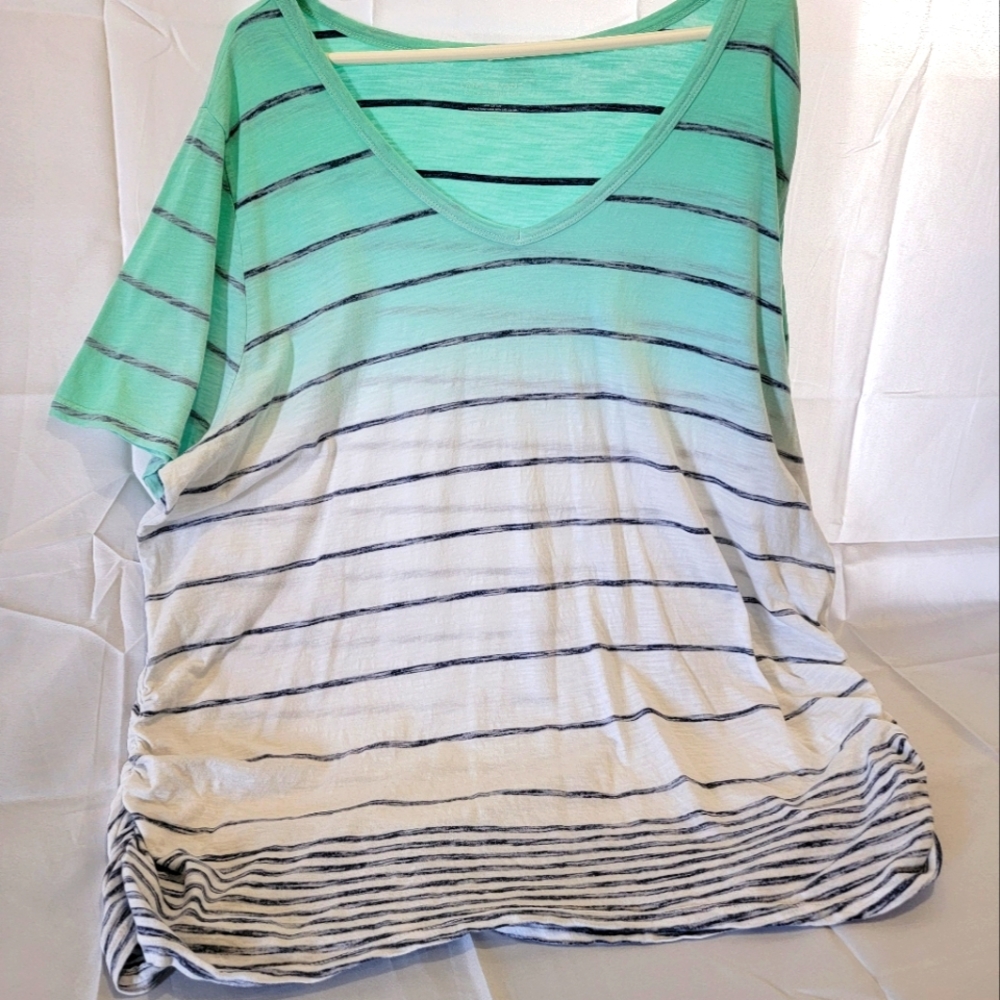Lane Bryant scrunch on side tee